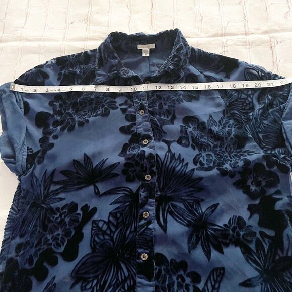 Women's Ecote Anora Floral Short Rollup Sleeve Burnout Velvet Button Down Top S - Picture 7 of 11